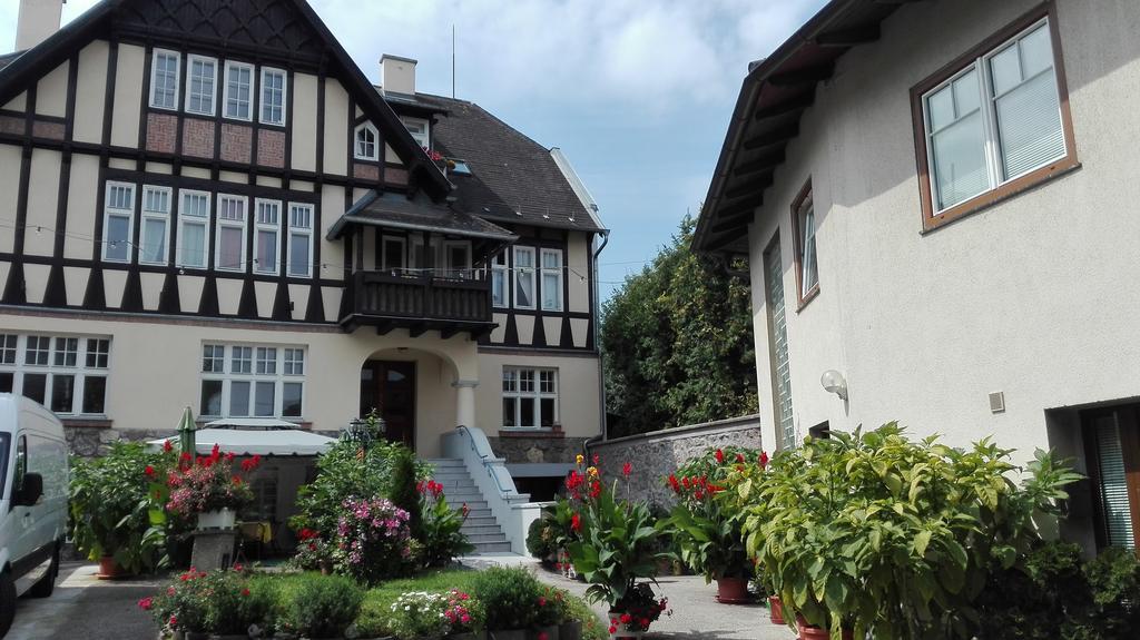 Haus Zu Den Zwei Eichen Daire Perchtoldsdorf Dış mekan fotoğraf